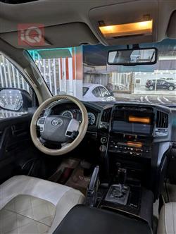 تۆیۆتا لاند کروزەر